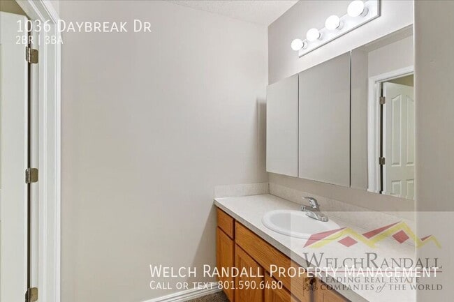 Building Photo - 1036 Daybreak Dr