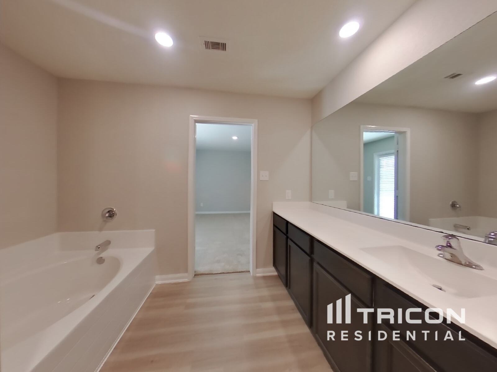 Building Photo - 23091 Bellini Dr