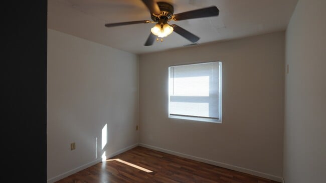 Building Photo - 4514 Lake Pleasant Rd S