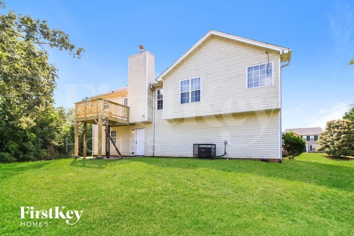 Building Photo - 3011 River Garden Rd