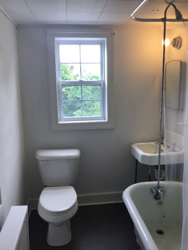 Building Photo - 29 W Main St