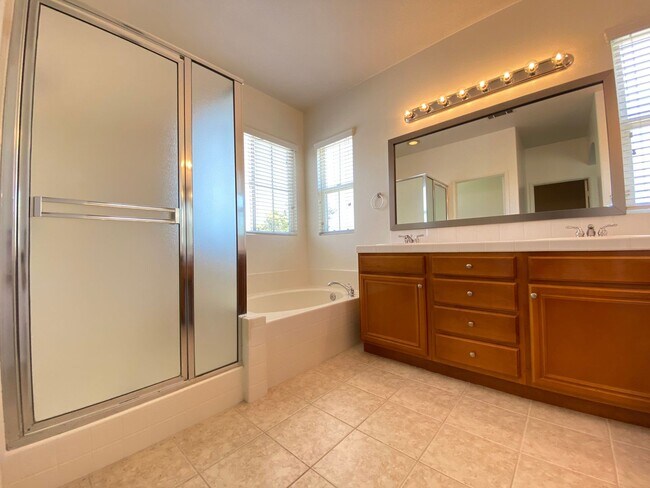 Building Photo - 1352 Enchante Way