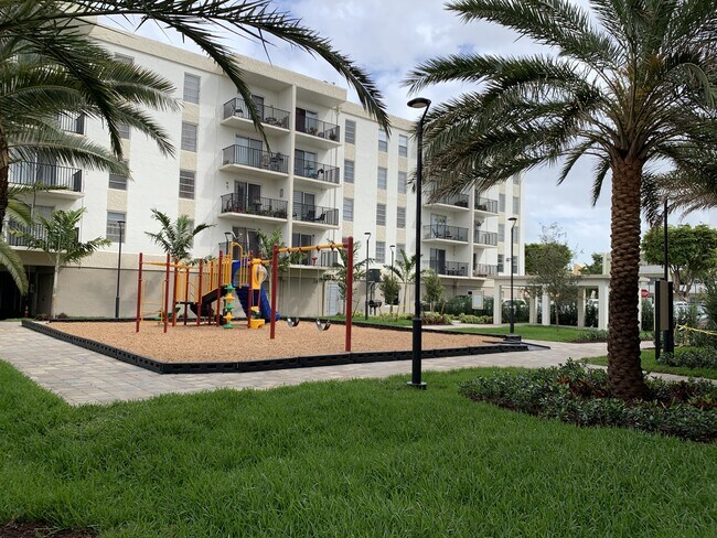 Building Photo - Todel Apartments