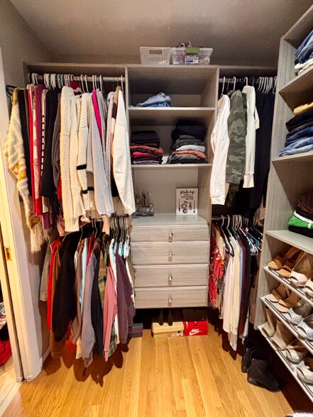 Building Photo - 4404 Greendell Rd