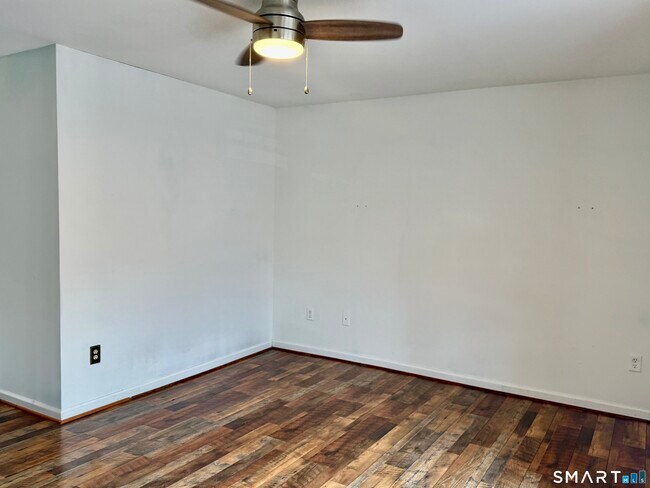 Building Photo - 174 Stonefield Dr