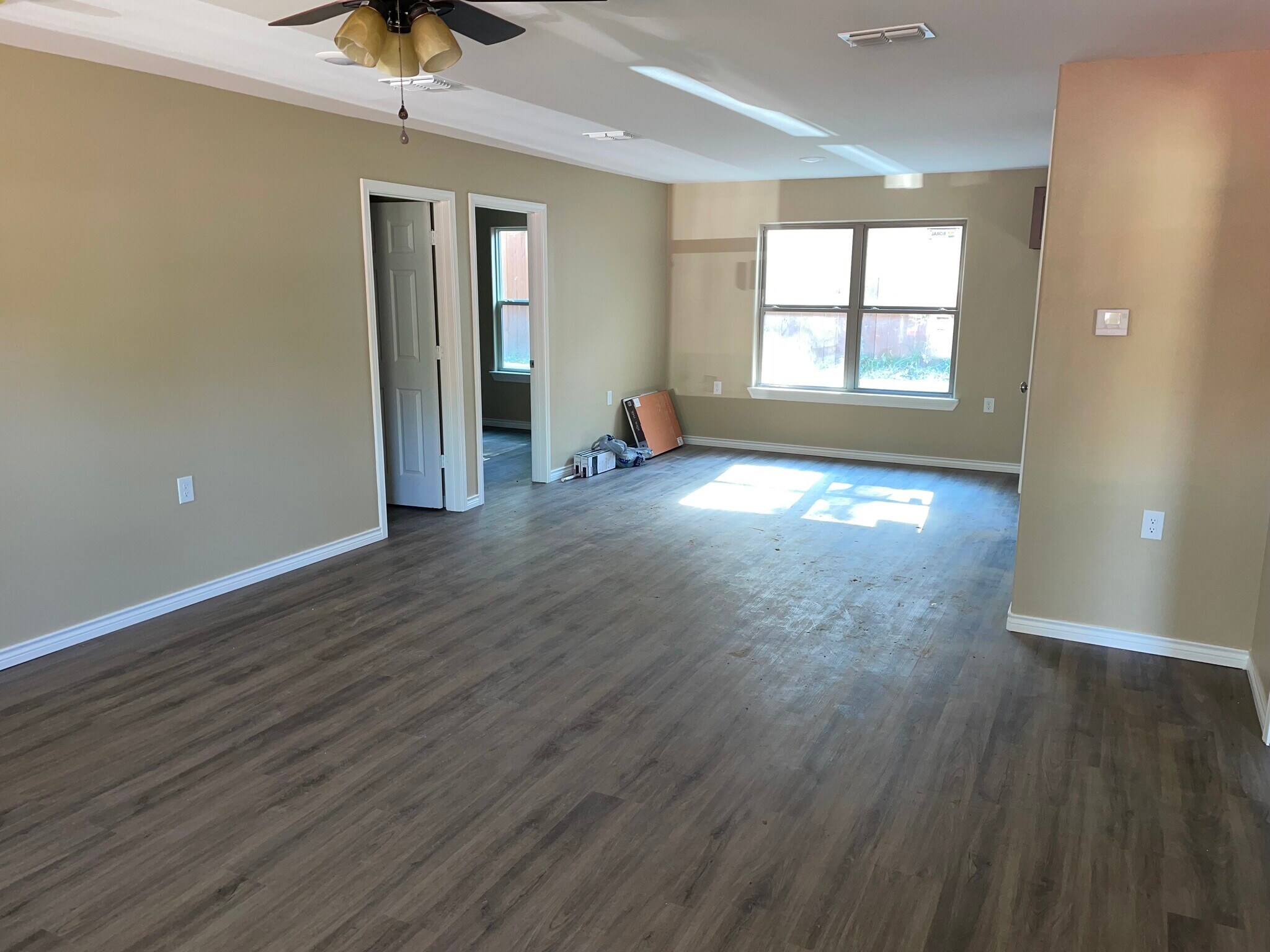 LIVING/DINING AREA - 612 Timberline Dr
