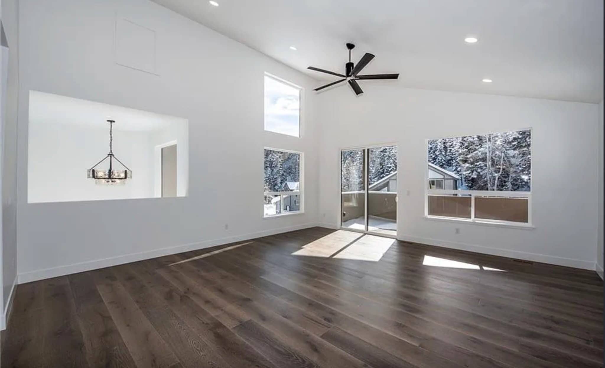 Building Photo - 570 Aspen Dr