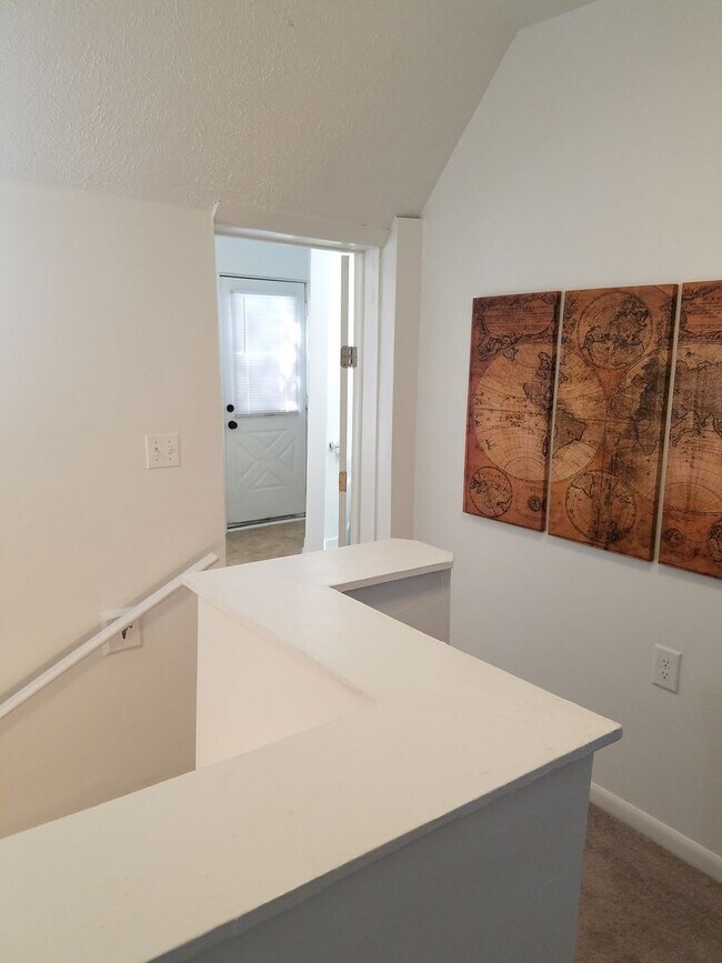 Building Photo - Grand Rapids, MI Downtown 2-Story Victorian-Style Cottage