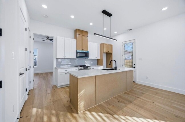 Building Photo - 3923 Aledo St