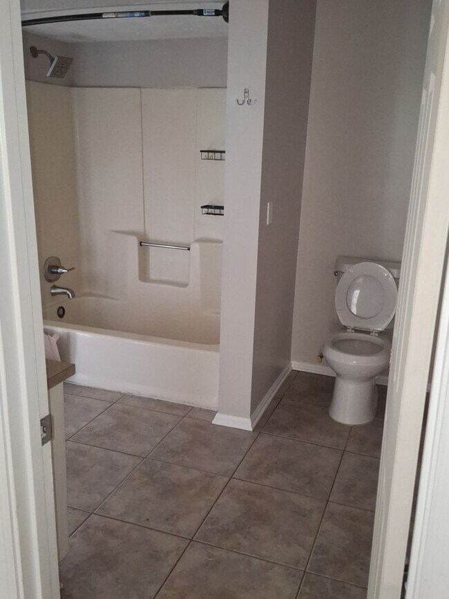 Building Photo - Charming Three Bedroom home available in Phenix City Al!