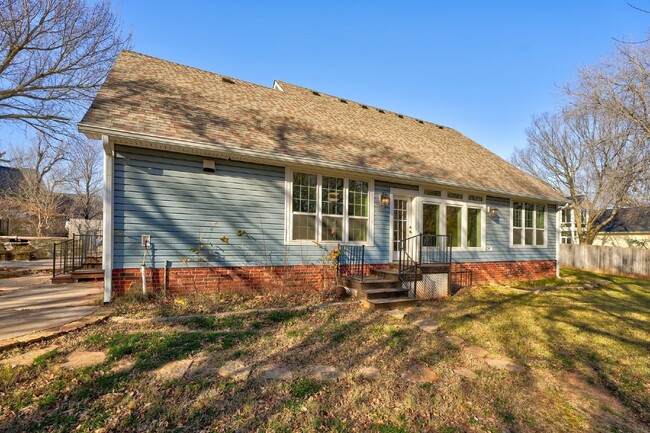 Building Photo - **Charming Cape Cod Home for Lease in the ...