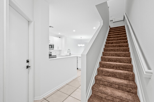 Building Photo - 8024 Briantea Dr