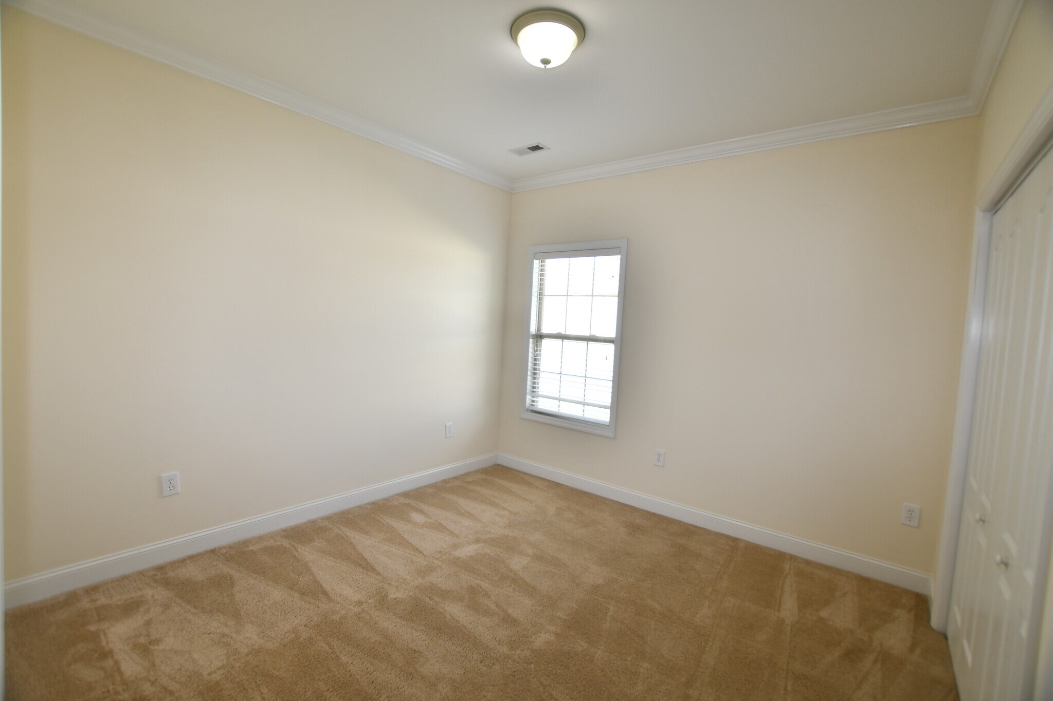 Building Photo - 115 Sage Willow Dr SW