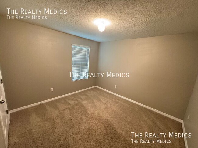 Building Photo - 1018 Ashentree Dr