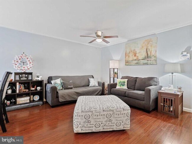 Building Photo - 7860 Mayfair Cir