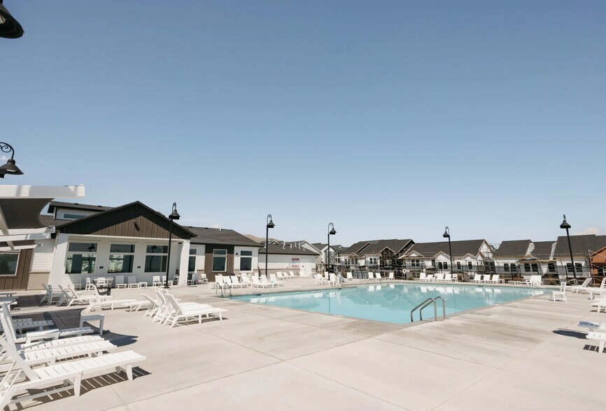 Pool - 874 N Hemsworth Way