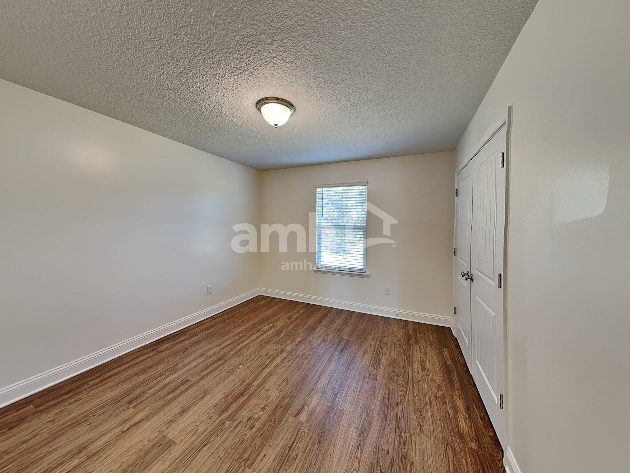 Building Photo - 3102 Creek Village Ln