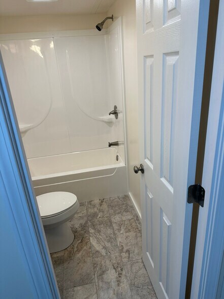 Building Photo - 5281 Old Richmond Rd