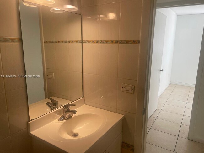 Building Photo - 3522 NE 171 St