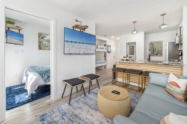 Building Photo - 775 Gulf Shore Dr