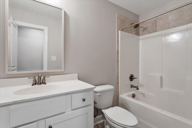 Building Photo - Charming 4 Bed, 3Bath in Clayton, NC