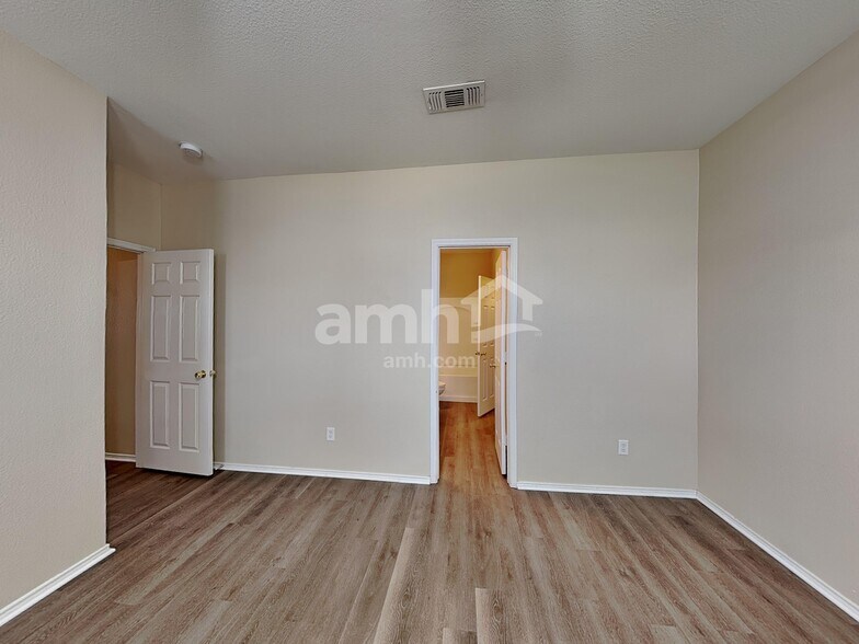 Building Photo - 2636 Fondren Rd