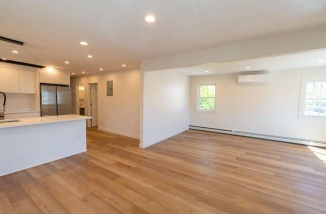 Building Photo - 31 Graywood Rd