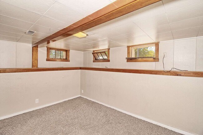 Building Photo - 825 N 7th St