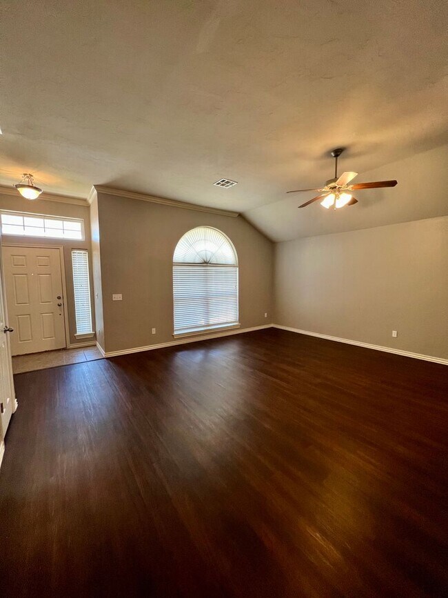 Building Photo - Wonderful Rental Home in Sycamore Creek!