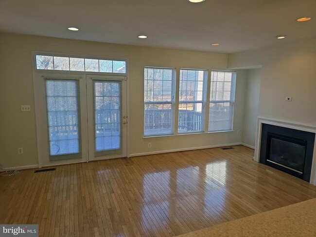Building Photo - 8557 Wyngate Manor Ct