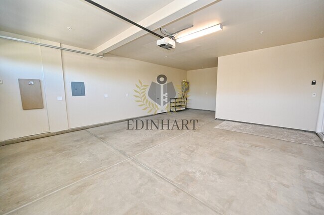 Building Photo - 645 Blue Oak Lane W