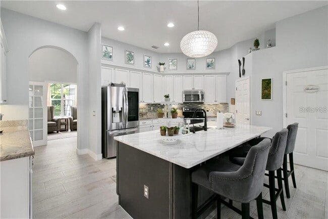 Building Photo - 231 Lakay Pl