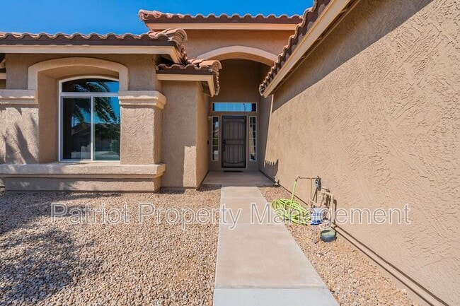 Building Photo - 4704 E Villa Maria Dr