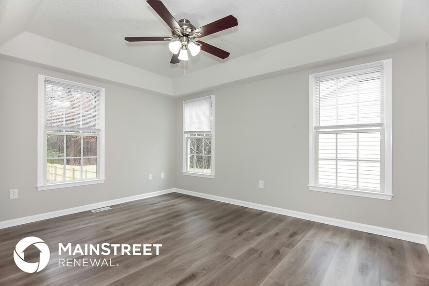 Building Photo - 1367 Hidden Valley Dr