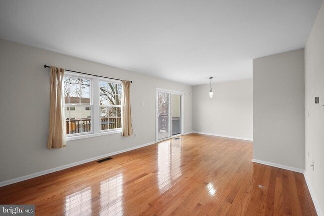 Building Photo - 2921 Lexington Ct