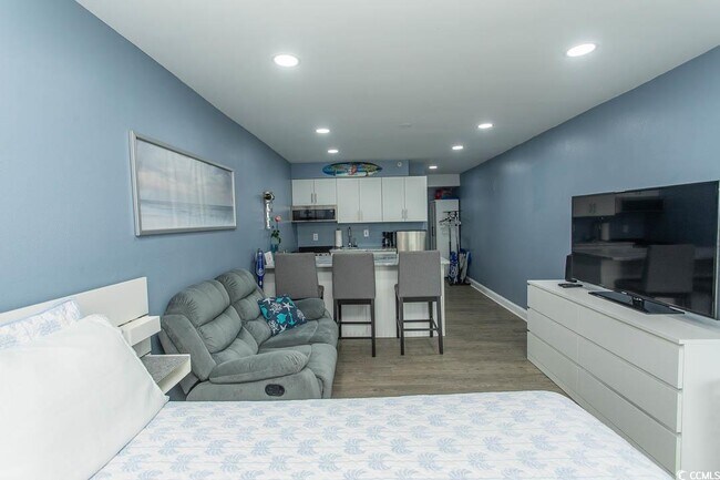 Building Photo - 1207 S Ocean Blvd