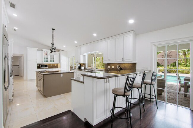 Building Photo - 12327 Quercus Ln