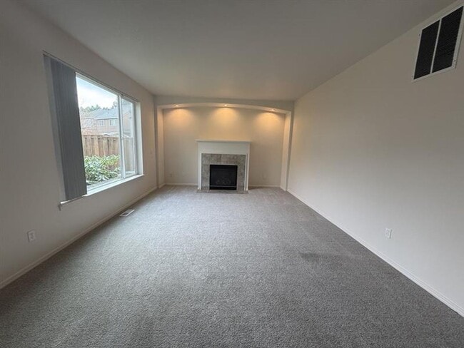 Building Photo - 1176 SE Tamora Ave