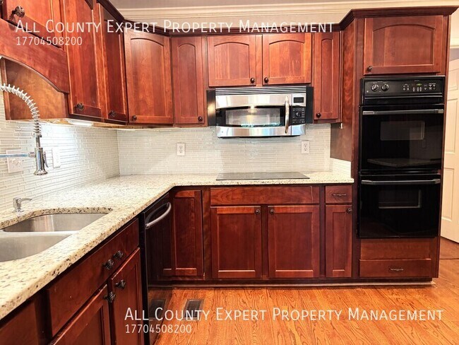 Building Photo - 11820 Highland Colony Dr
