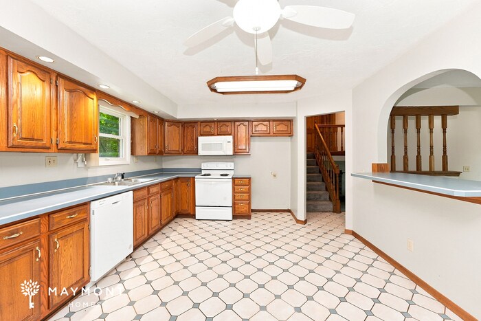 Building Photo - 6443 Chase Dr