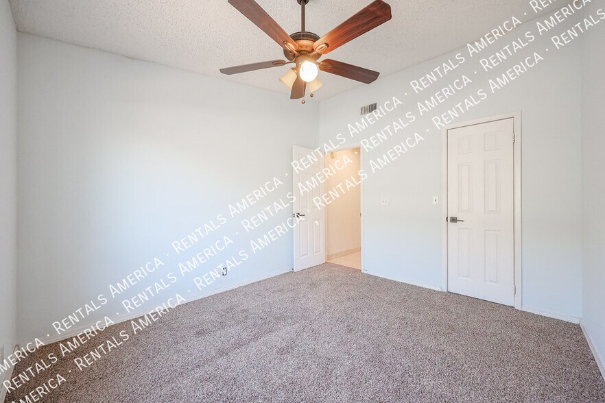 Building Photo - 14203 N 19th Ave