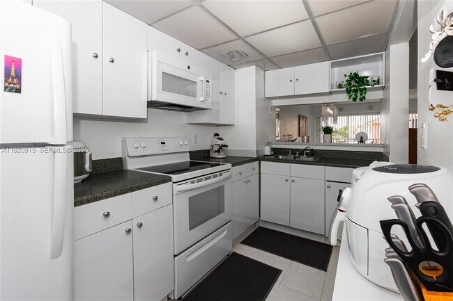 Building Photo - 245 NW 109th Ave