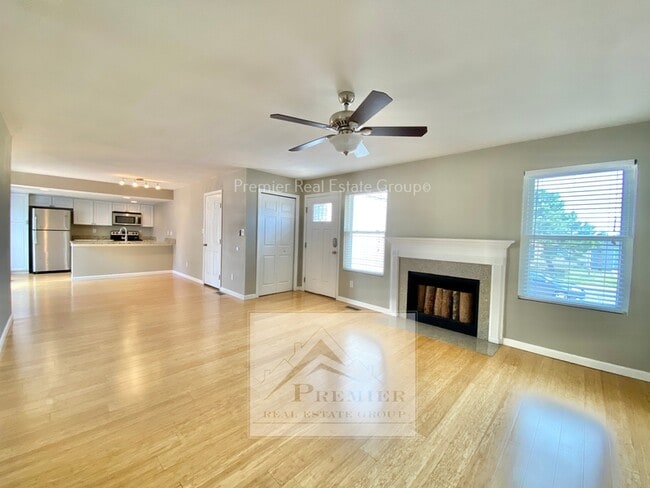 Building Photo - 790 San Bruno Pl