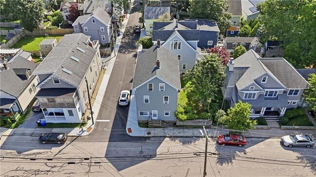 Building Photo - 24 Pond Ave