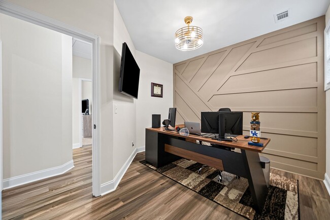 Building Photo - Gorgeous 3 Bedroom Pet Friendly Home For Rent in Pleasant View