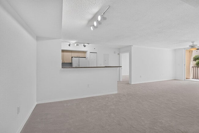 Building Photo - 1801 N Flagler Dr