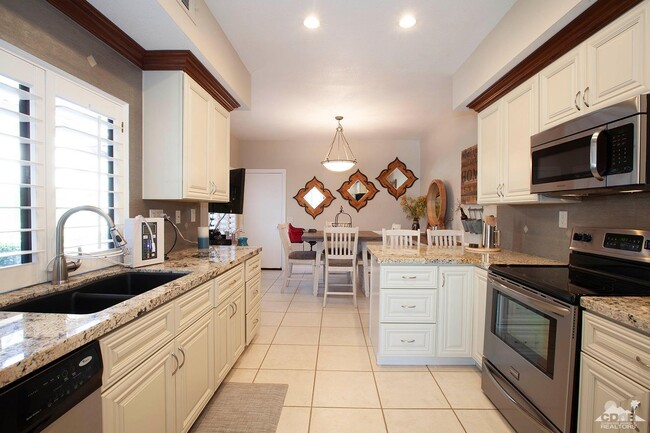 Building Photo - 38063 Crocus Ln
