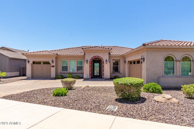 Building Photo - Gorgeous 5 bed 4.5 bath single level home in Scottsdale