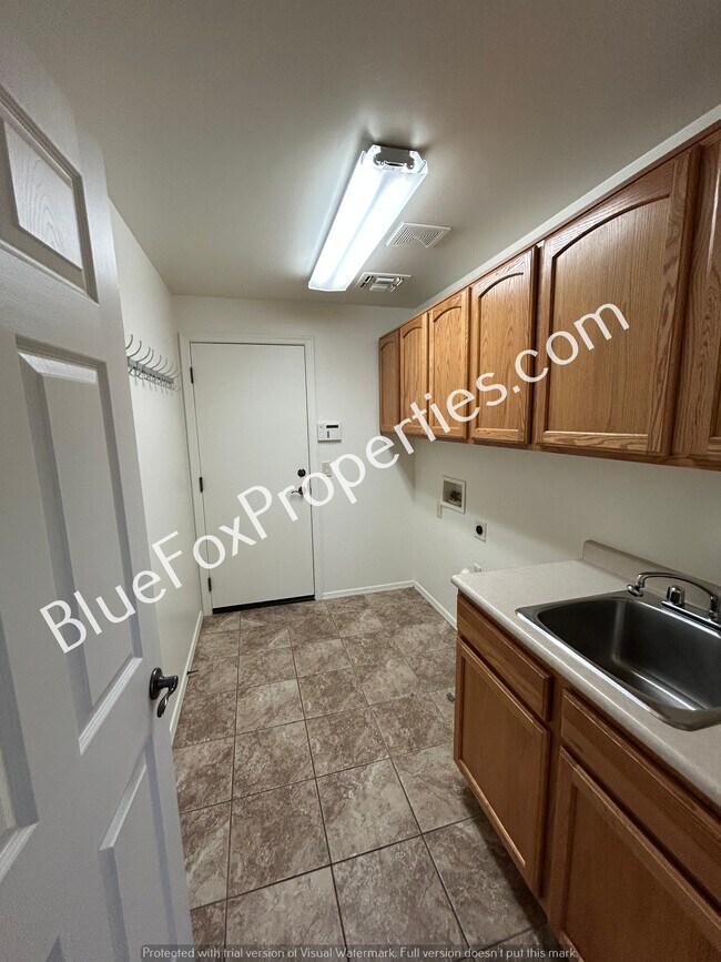 Building Photo - 2705 E Scenic Overlook Pl