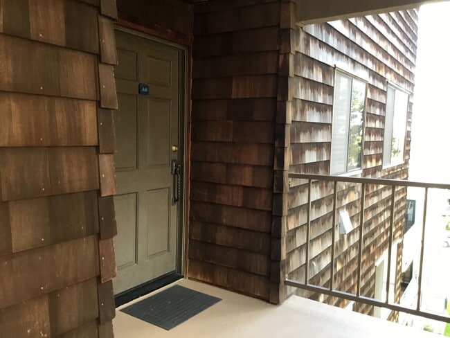 Building Photo - 2BR 2BA Condo-AC, Washer/Dryer in Unit, Pe...